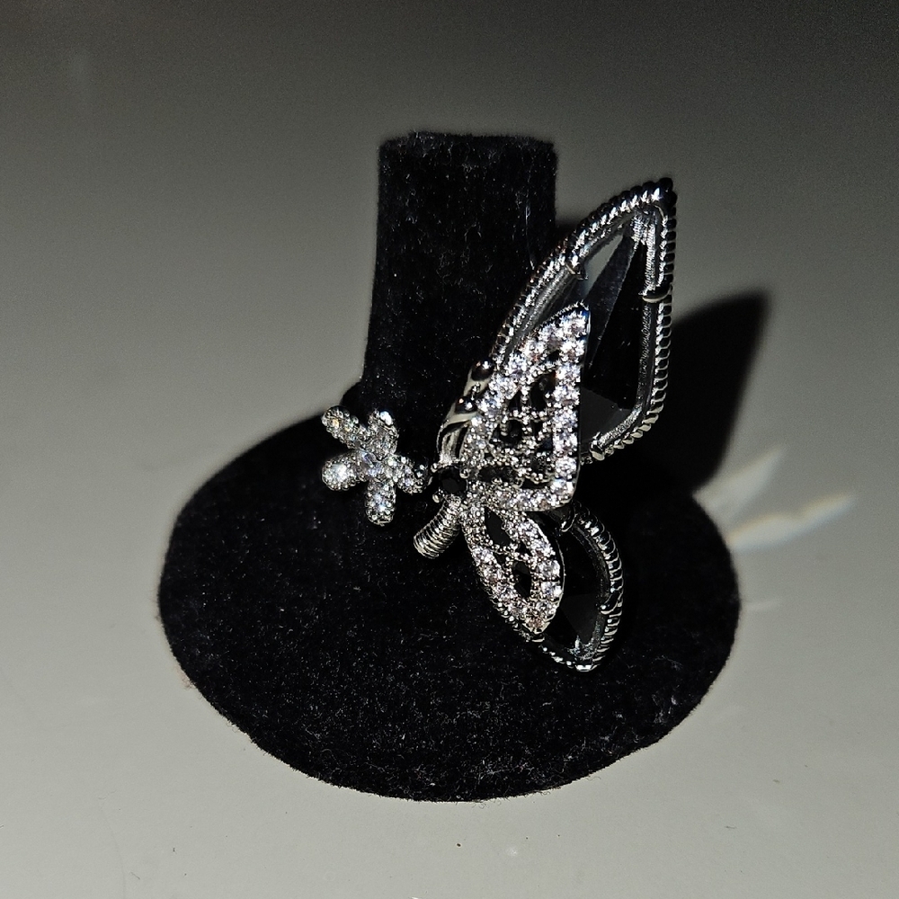 Elegant Silver Butterfly Ring